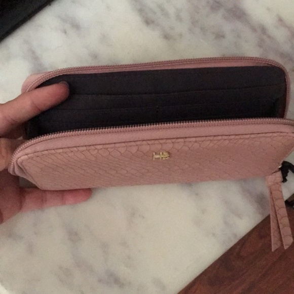 Hudson + Bleeker Bonjour Smartphone Wallet - Picture 3 of 4